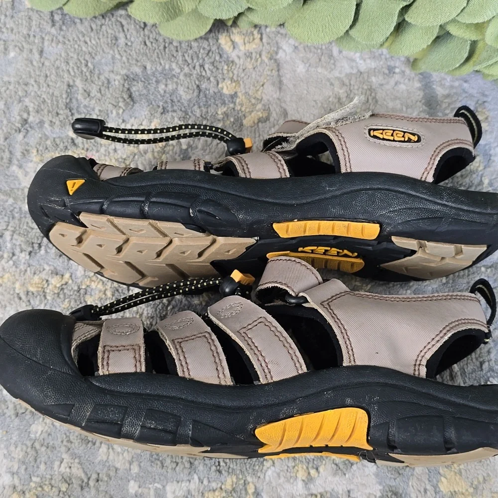 Keen Newport H2 Sandals - YOUTH Size 4 - Picture 7 of 15